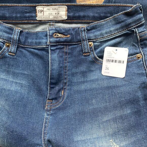 NWT Free People Raw Hem Distressed Jeans Size 2 - Picture 16 of 16